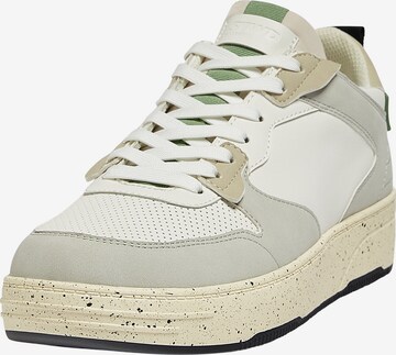 Pull&Bear Sneakers in White: front