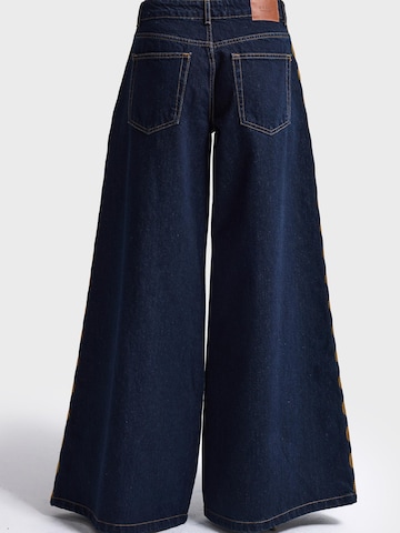 IT'S BASIC - Pierna ancha Vaquero 'ETHNIC ELEPHANT LEG MID RISE  JEANS' en azul