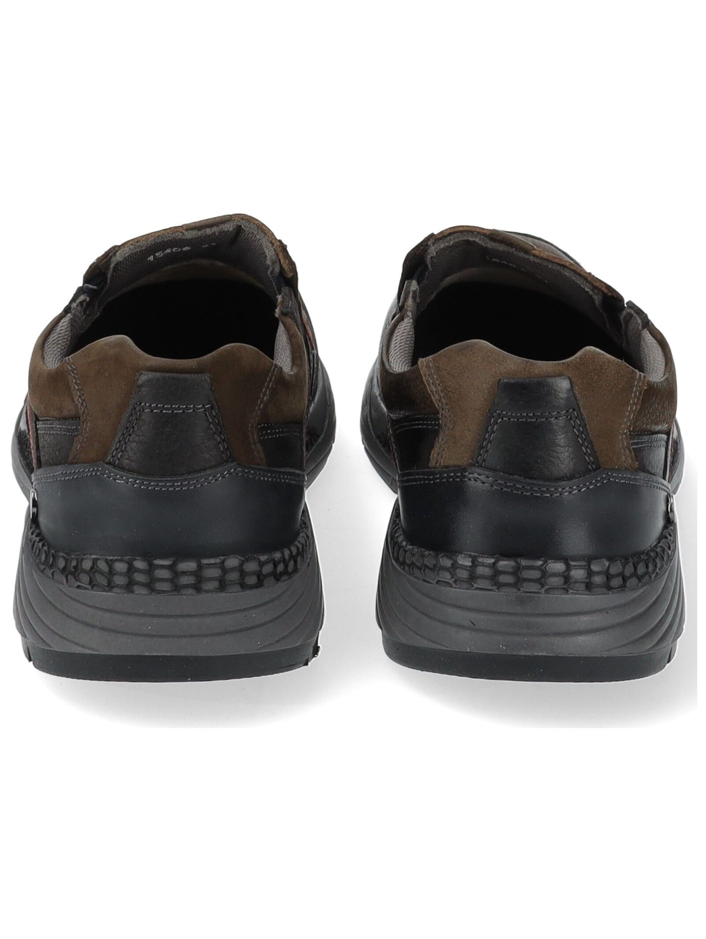 HUSH PUPPIES Classic Flats in Brown