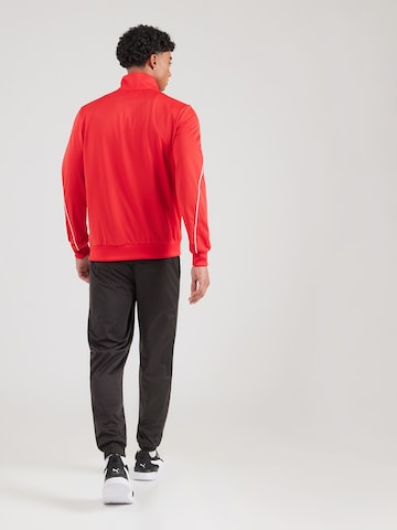 Costum de trening de la PUMA pe roșu