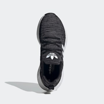 ADIDAS SPORTSWEAR Αθλητικό παπούτσι 'Swift Run 22' σε μαύρο