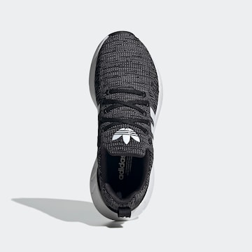 ADIDAS SPORTSWEAR Спортни обувки 'Swift Run 22' в черно