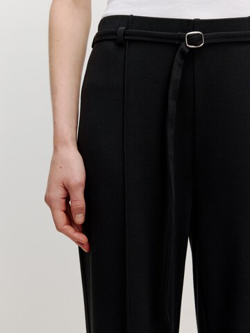 évasé Pantalon 'Xiara' EDITED en noir