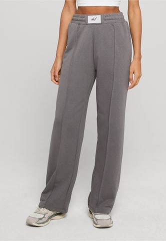 Loosefit Pantalon 'Nice' DEF en gris : devant