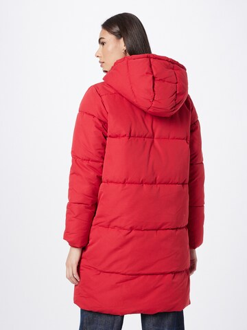 Manteau d’hiver 'Trust' VILA en rouge
