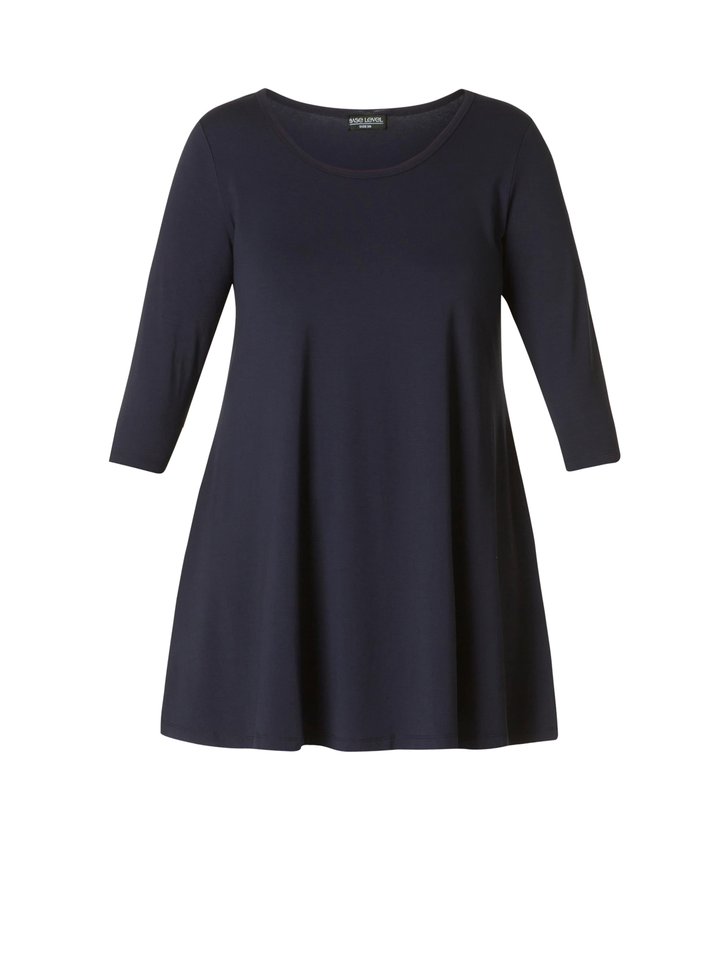 BASE LEVEL CURVY Tunika 'Aria' in Blau: Vorderseite