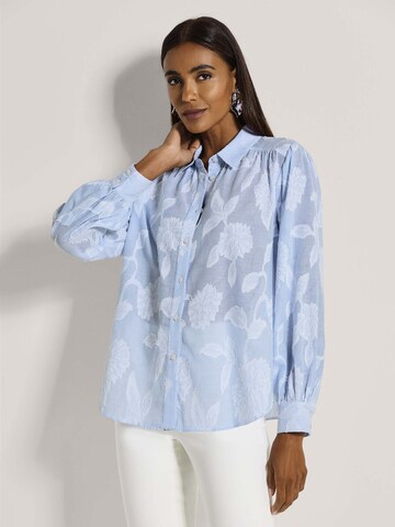 MADELEINE Blouse in Blauw: voorkant