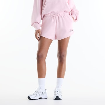 new balance Loosefit Broek in Roze: voorkant