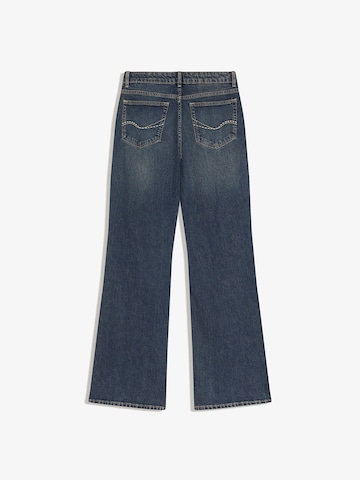 Bershka Bootcut Jeans in Blau