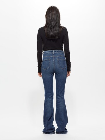 Flared Jeans 'Hazel' di Young Poets in blu