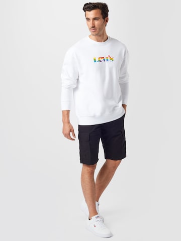 LEVI'S ®Regular Fit Sweater majica 'Relaxd Graphic Crew' - bijela boja