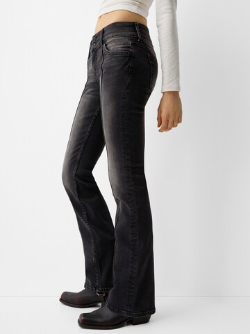 Bershka Bootcut Jeansy w kolorze czarny