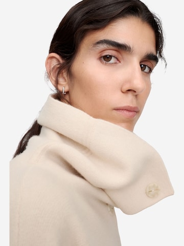 Cape Adolfo Dominguez en beige