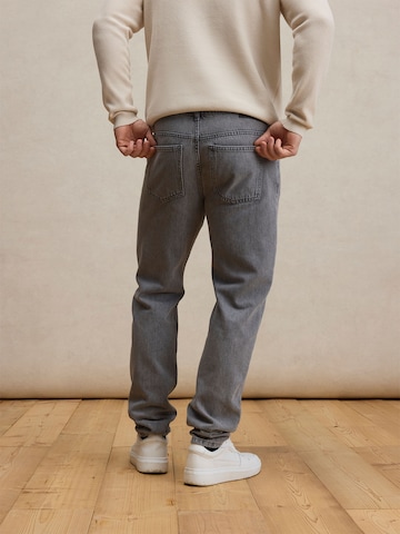 DAN FOX APPAREL regular Τζιν 'Carlo' σε γκρι