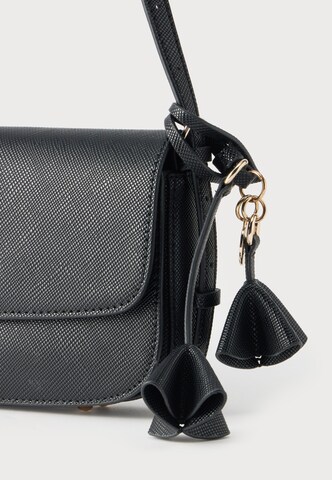 GUESS - Bolso de hombro 'DANIELLE' en negro