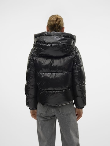 VERO MODA Jacke 'VMUPPSASHINY' in Schwarz