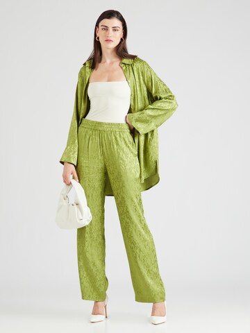 regular Pantaloni di b.young in verde