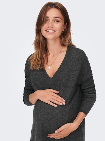 Rochie tricotat 'Ibi' de la Only Maternity pe gri