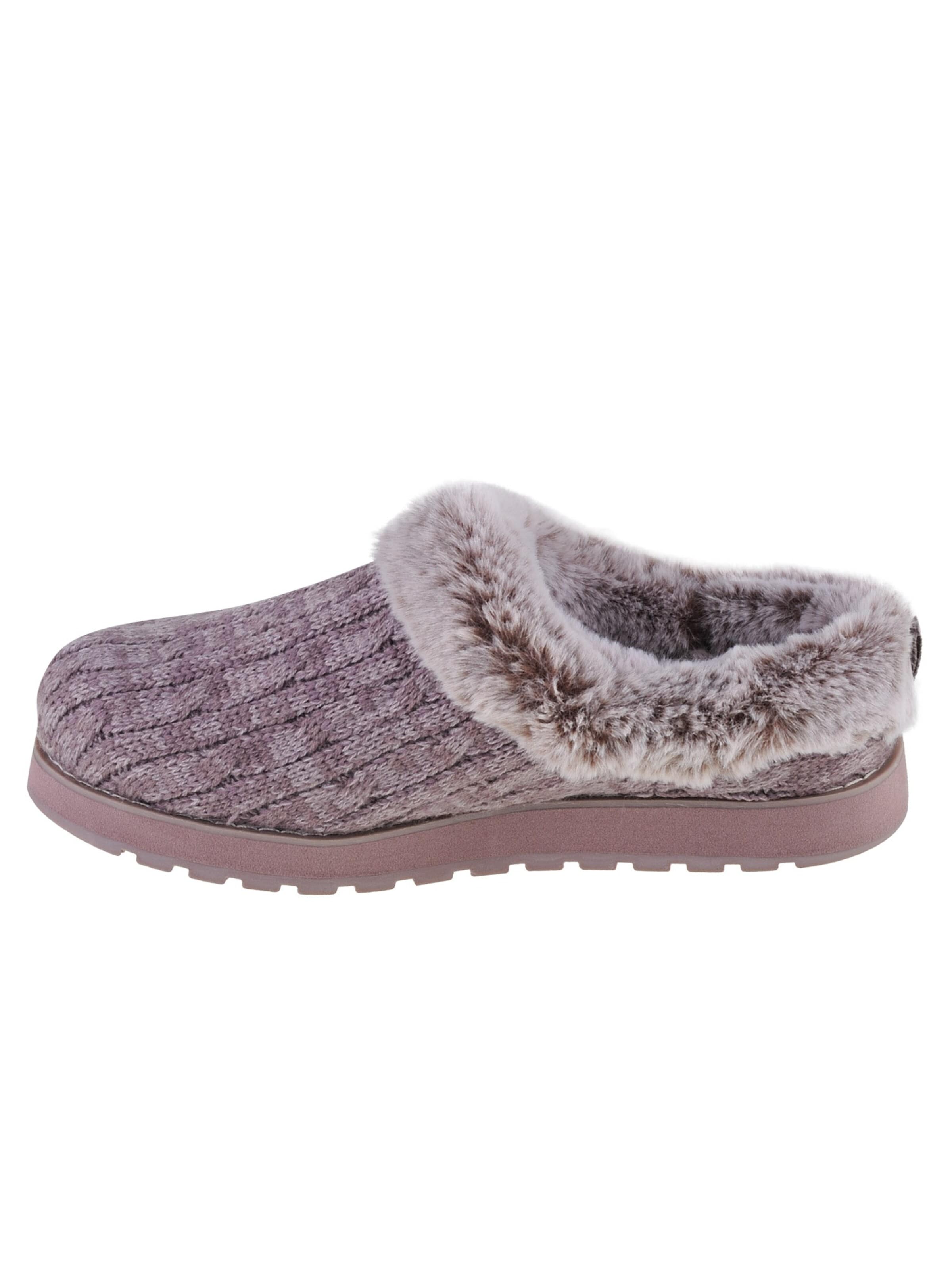 SKECHERS Slippers in Pink