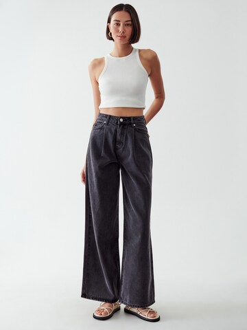 Calli Wide Leg Jeans in Schwarz