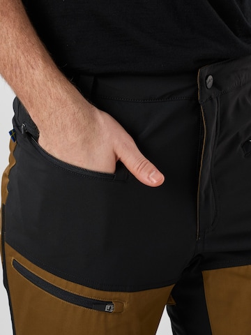 SWEDEMOUNT - regular Pantalón de montaña 'Nordkap' en marrón