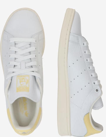 Baskets basses 'STAN SMITH' ADIDAS ORIGINALS en blanc