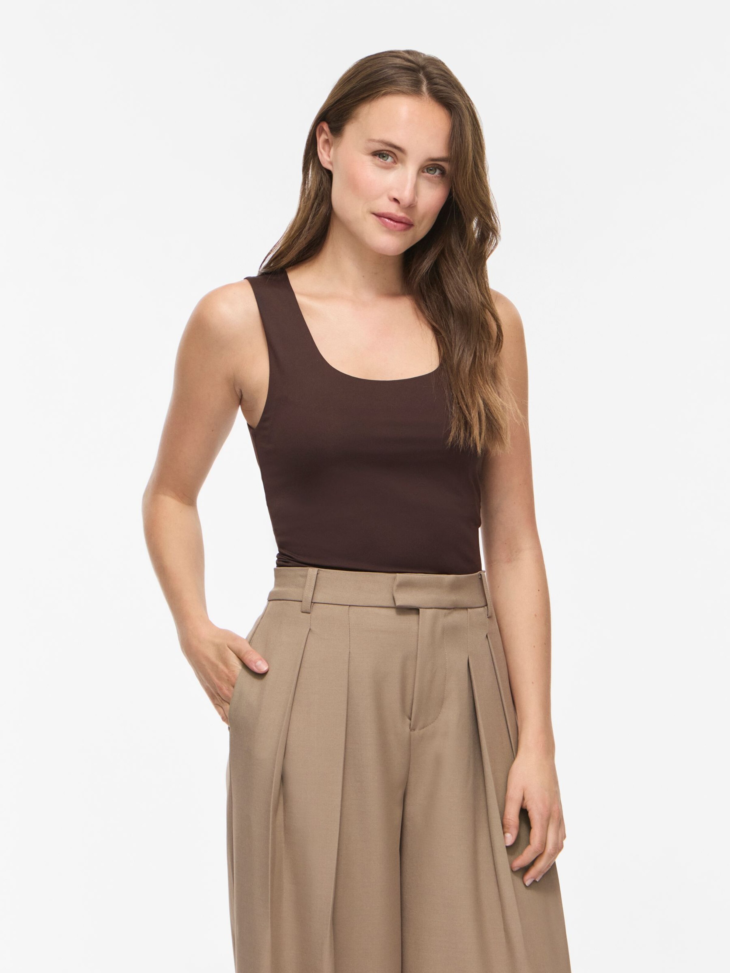 Maillot de corps VILA en marron : devant