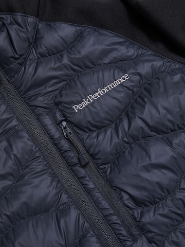 PEAK PERFORMANCE Outdoor Jacket in Black