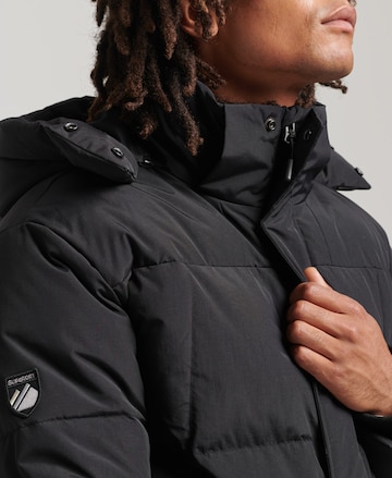 Superdry Winterjacke in Schwarz