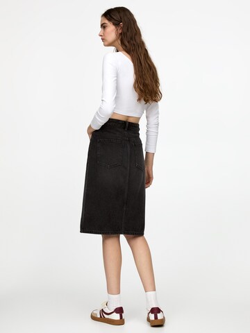 Pull&Bear Krilo | črna barva