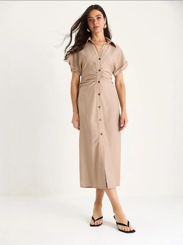 Bianco Lucci Dress in Beige