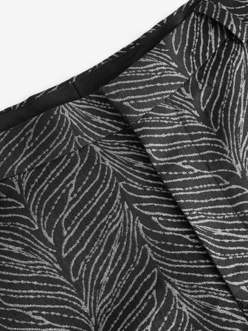 Next Slimfit Hose in Schwarz