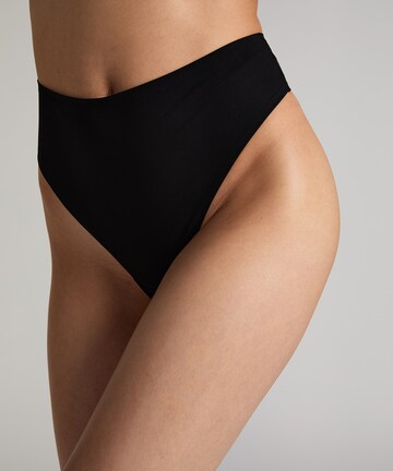 Hunkemöller Στρινγκ σε μαύρο: μπροστά
