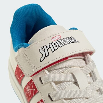 ADIDAS SPORTSWEARTenisice 'Marvel Spider-Man Grand Court' - bijela boja
