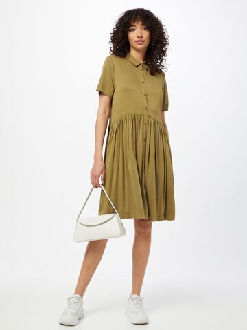 Soft Rebels - Vestido camisero 'Valencial' en verde