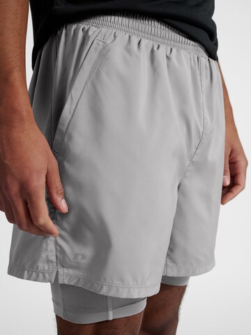 Regular Pantalon de sport Newline en gris