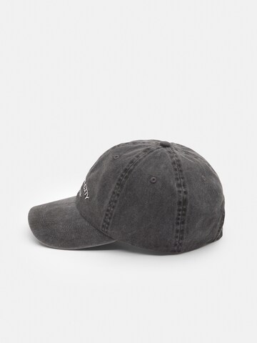 Pull&Bear Cap in Schwarz: Vorderseite