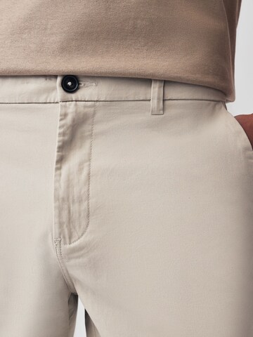 regular Pantaloni chino di Next in beige