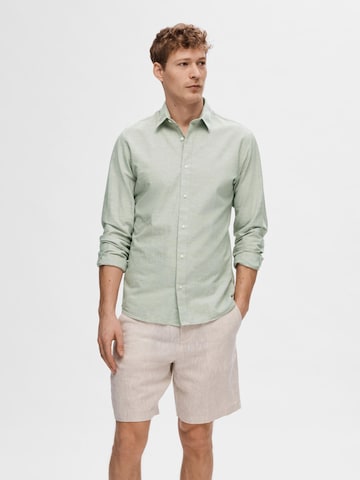 SELECTED HOMME Slim fit Business Shirt in Green: front