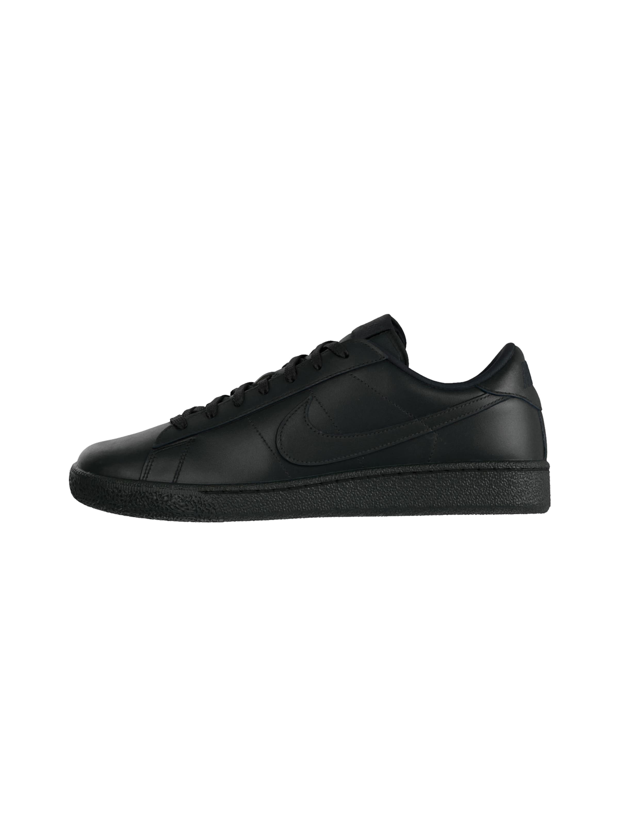 Nike Sportswear Låg sneaker 'CLASSIC' i svart: framsida