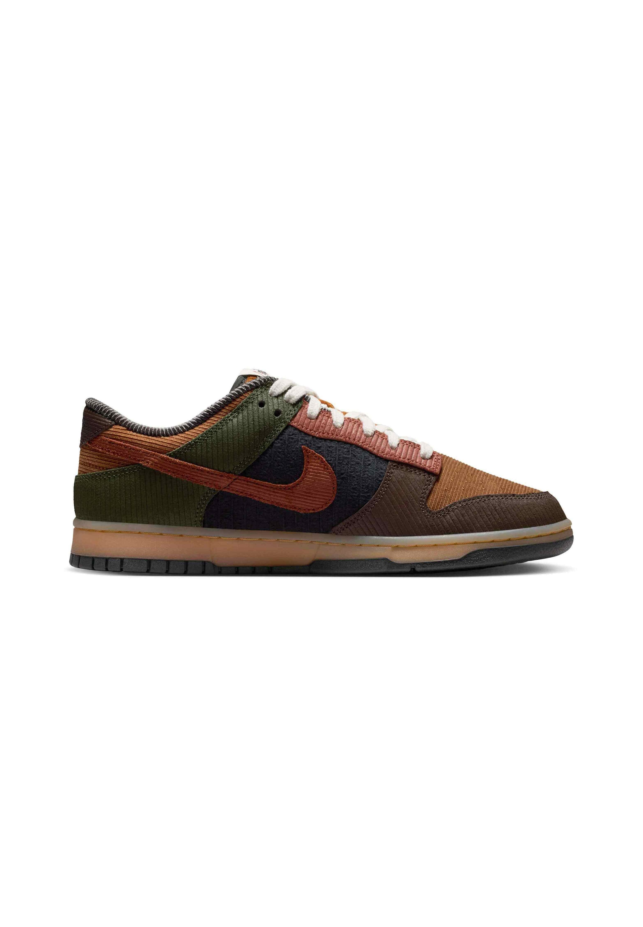 Nike Sportswear Platform trainers 'Dunk Low Retro Premium' in Brown