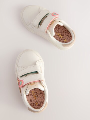 Baskets Next en blanc
