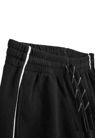 Cool Club - Pierna ancha Pantalón deportivo en negro