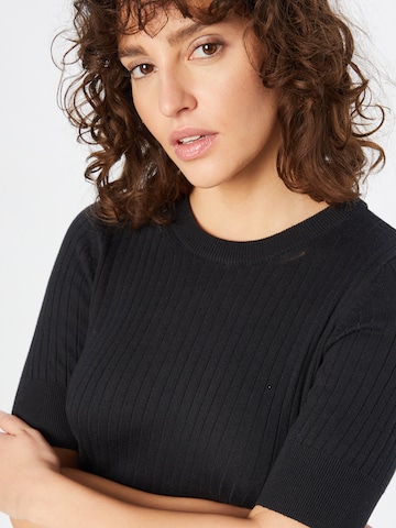 ESPRIT Sweater in Black