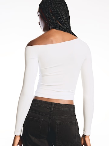 T-shirt Bershka en blanc