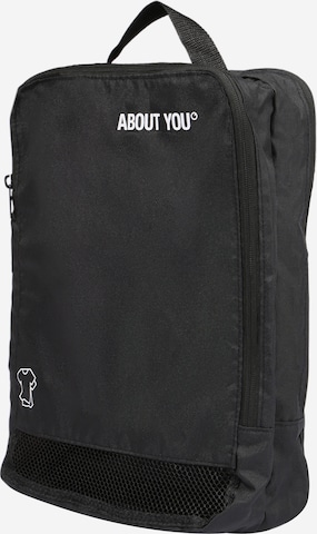 ABOUT YOU Garment bag in Black