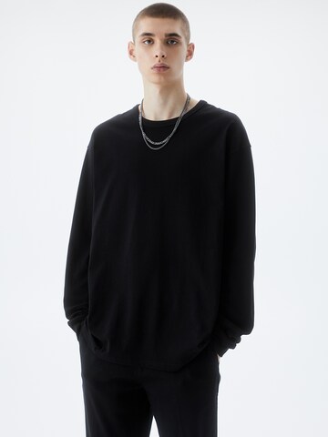 Pull&Bear Shirt in Black: front