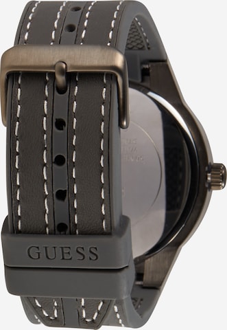 GUESS Uhr in Schwarz