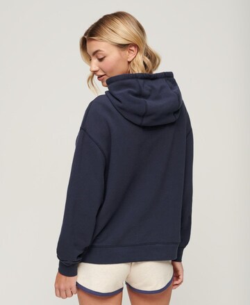 Sweat-shirt 'Athletic Essentials' Superdry en bleu