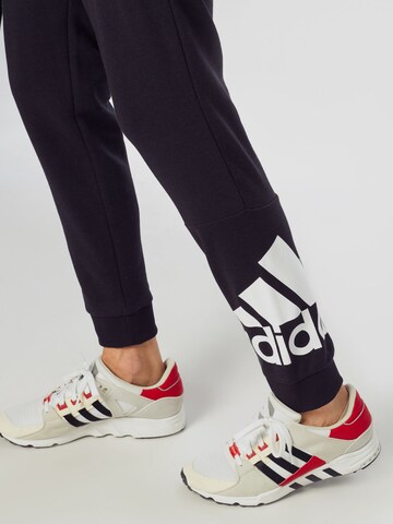 Effilé Pantalon de sport 'Essentials French Terry Tapered Cuff Logo' ADIDAS SPORTSWEAR en noir